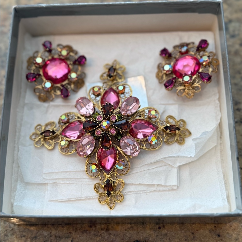 Jay Strongwater Pink & Gold Brooch/Earring Set